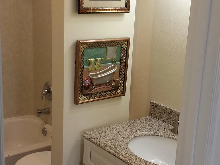 1106 Locust Ave #106 — Photo 11
