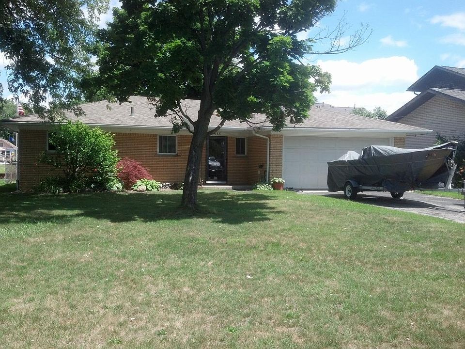 Front of house, long 2 lane driveway, also street parking