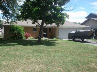 138 Channelsyde Dr, Algonac, MI 48001