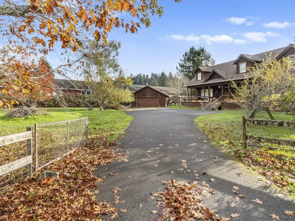 41 Foster Rd, Eureka, CA 95503