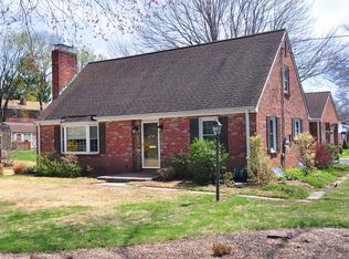 121 Tunxis Rd, West Hartford, CT 06107