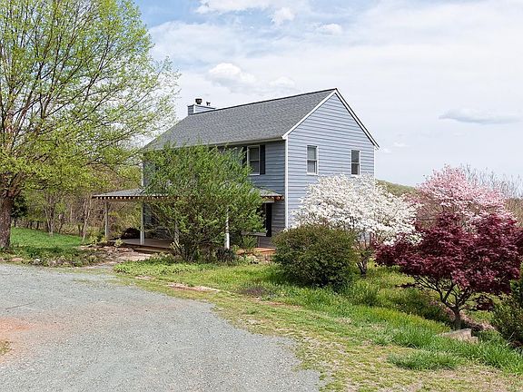 A circular driveway as convenient as it is beautiful