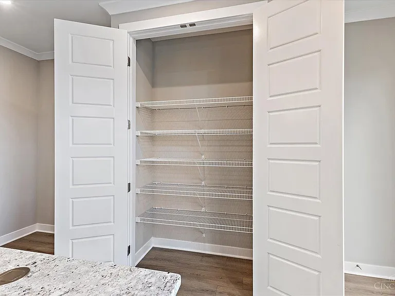 7254 Otley Dr — Photo 10