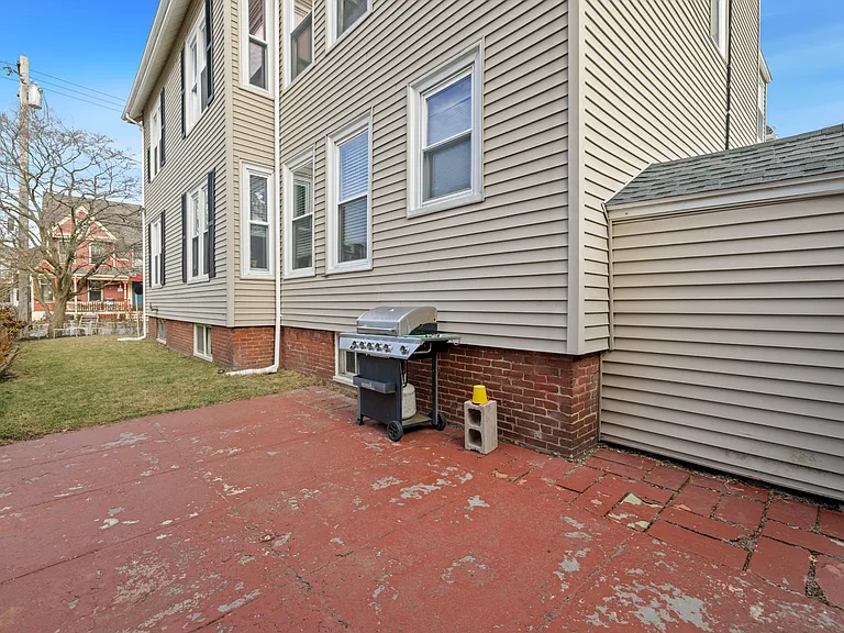 29 Ocean Ave #4 — Photo 28