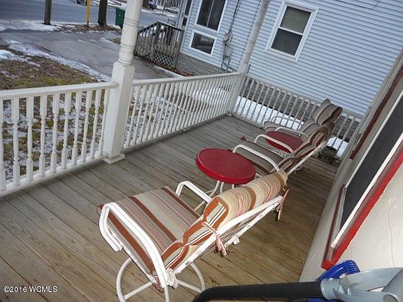 3rd image of 40 Sanford St