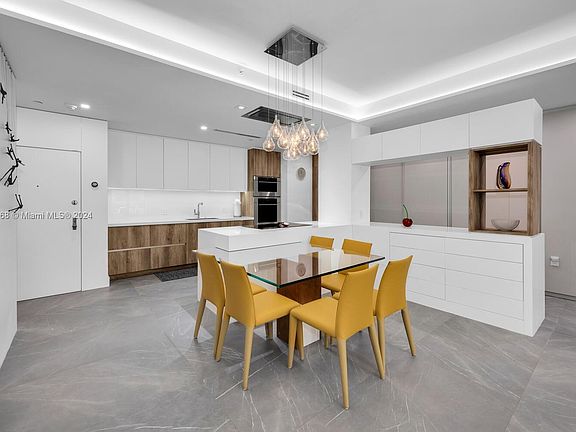 5th image of 251 Crandon Blvd APT 334