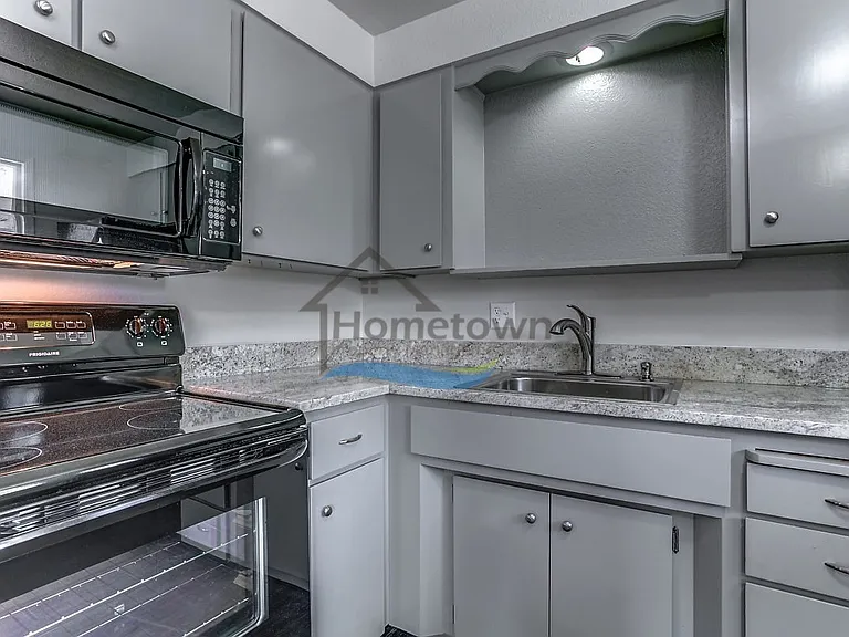 110 E Borah Ave — Photo 8
