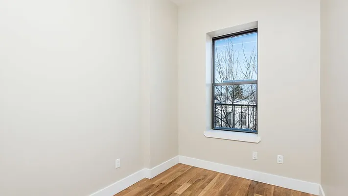 Rented by Nooklyn NYC LLC | media 18