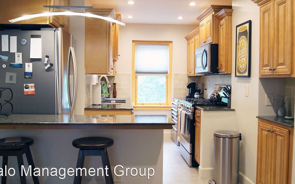 1st image of 1392 Amherst St #14