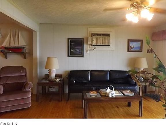 3rd image of 12163 Roane Ave