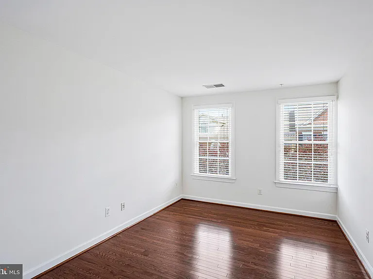 7720 Spoleto Ln — Photo 22