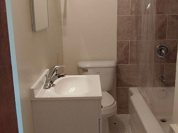 4th image of 2603 N Wauwatosa Ave APT 2