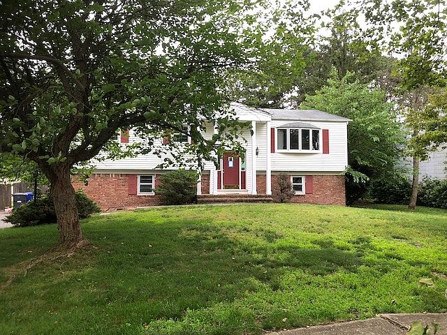 1st image of 31 Yorkshire Dr