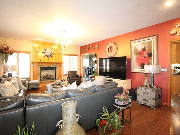 5th image of 15411 Brookview Dr