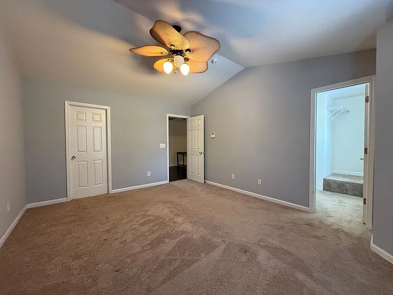 5994 Fox Point Cir — Photo 8