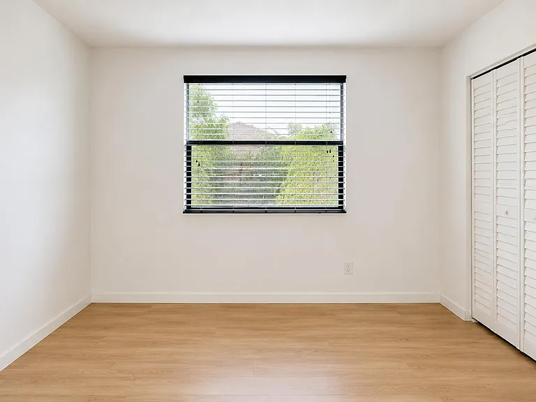 1363 NW 94th Way #1363 — Photo 3