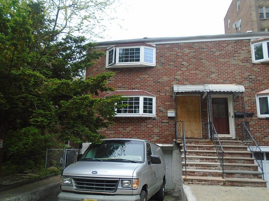 2nd image of 153 Valentine Ln