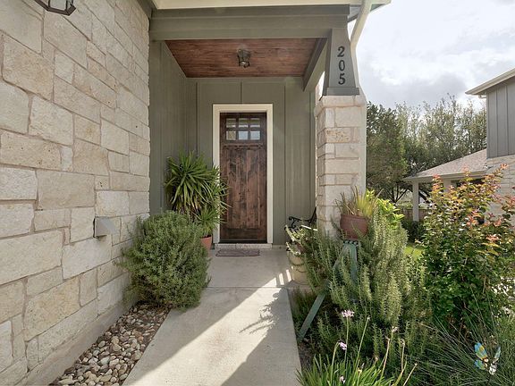 4th image of 205 Fairlake Cir #3