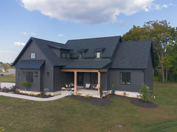 4504 N Triple Crown Dr, Bloomington, IN 47404