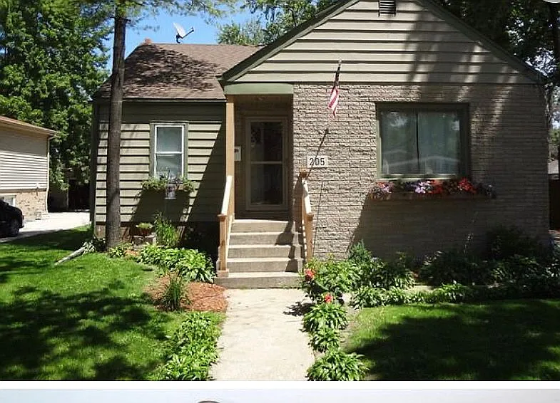205 S Hunter St photo 1