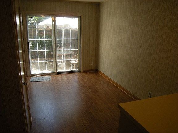 Eating Area Off the Kitchen