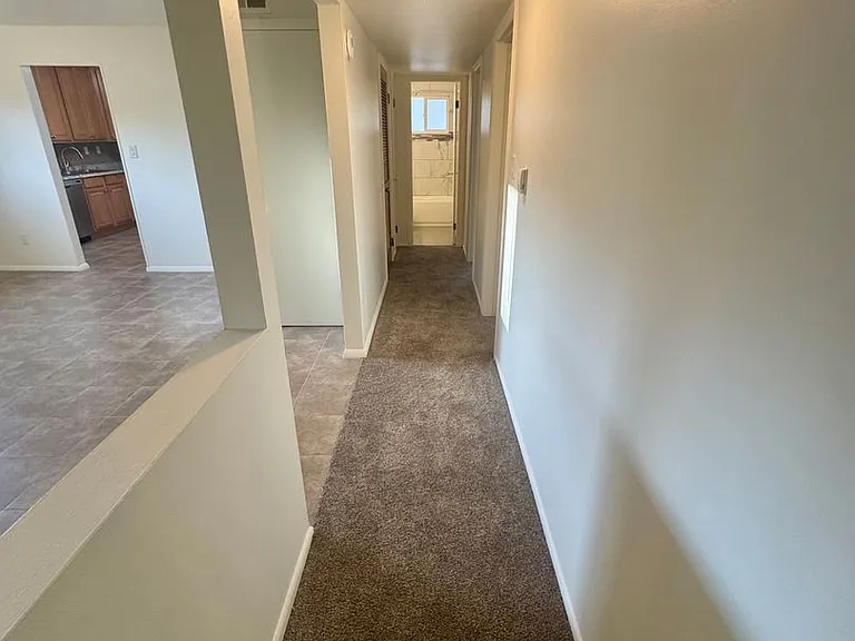 2625 N Chestnut St — Photo 12