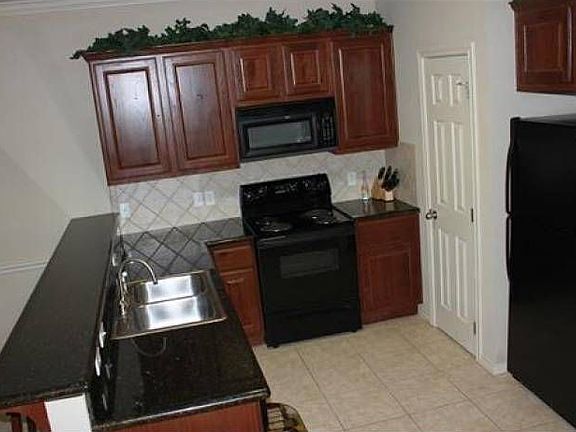 3rd image of 205 Forest Dr