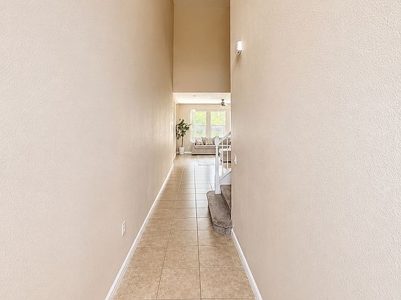 3rd image of 1606 Mohegan Blvd