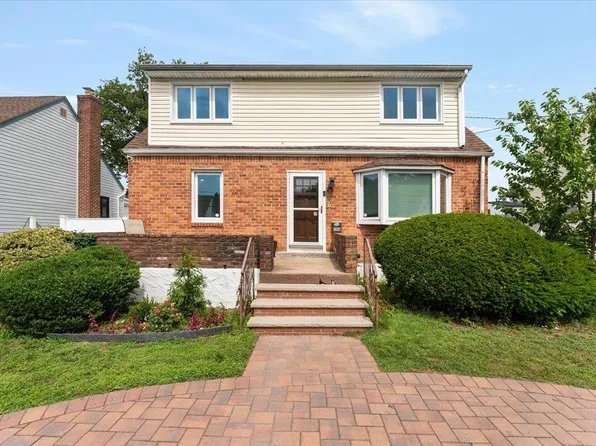 1434 Noel Avenue, Hewlett, NY 11557