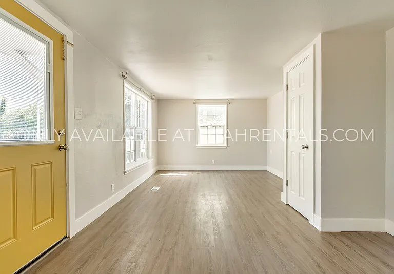 411 W Main St — Photo 9