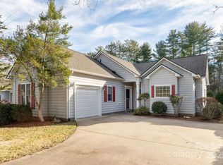 135 Cambridge Dr, Brevard, NC 28712