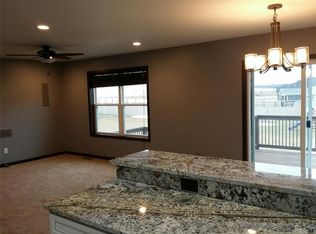 625 Alexis Ln, Marion, IA 52302