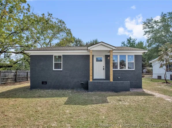 623 Eva Cir, Spring Lake, NC 28390