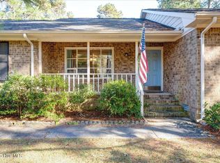 102 Pinewood Dr, New Bern, NC 28562
