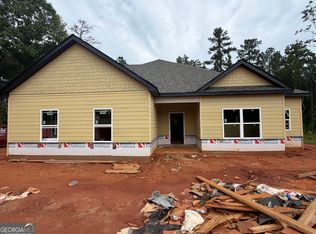 195 Lakemere Ln NW, Milledgeville, GA 31061