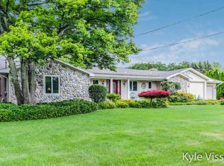 22 White Hills Ave NE, Grand Rapids, MI 49546