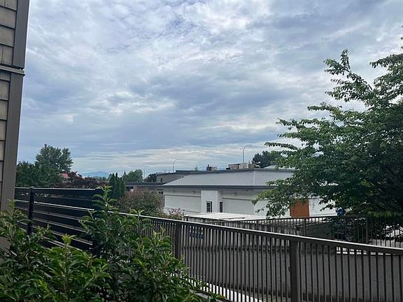 3rd image of 45567 Yale Rd #101