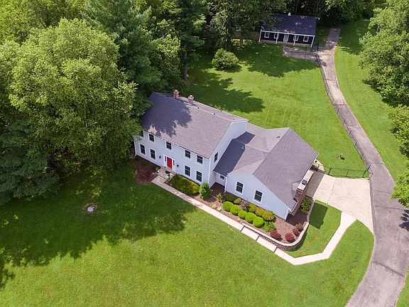 4th image of 390 Eminence Pike