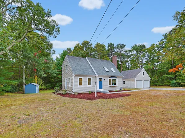 666 Santuit Rd, Cotuit, MA 02635