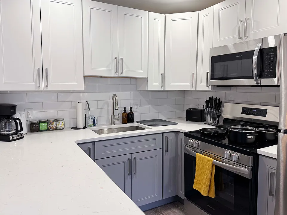 711 Harry St #3A