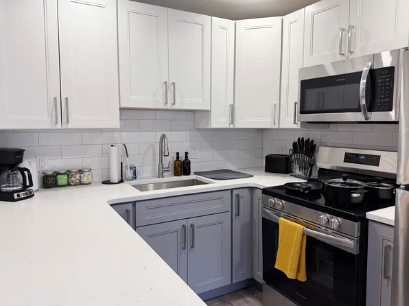 711 Harry St #3A, Conshohocken, PA 19428