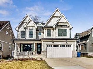 251 E 3rd St, Elmhurst, IL 60126