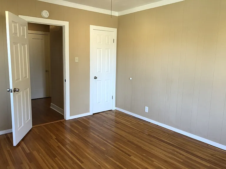 507 E Cypress St — Photo 11