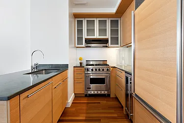 Rented by R&R Realty Partner, Inc.