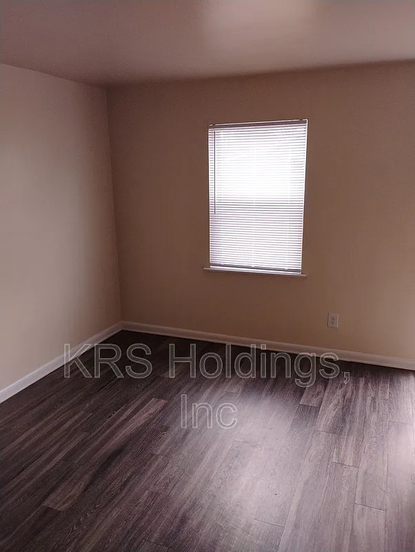 2202 Williamsburg Rd — Photo 2