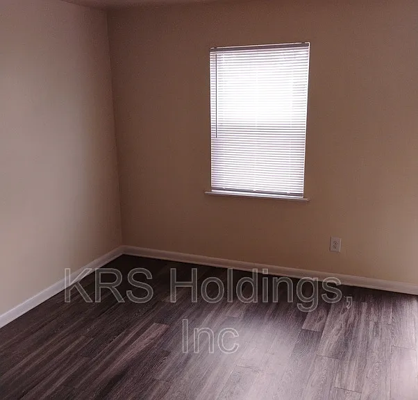 2209 Williamsburg Rd — Photo 2
