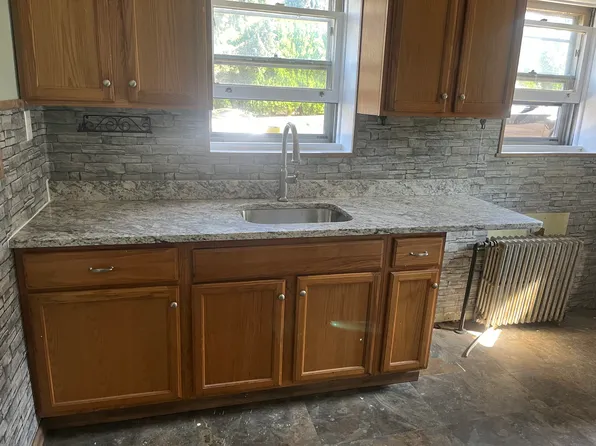 638 5th Ave #B, Bethlehem, PA 18018