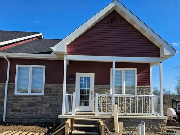 801 Wimbledon Dr, Mount Pleasant, PA 15666