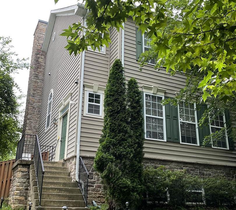 1st image of 306 Oxford Glen Ct