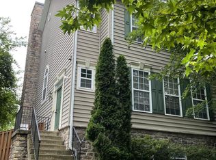 306 Oxford Glen Ct, Purcellville, VA 20132